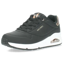 Zwarte sneakers