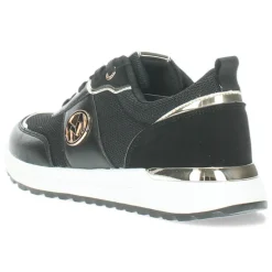 Zwarte sneakers