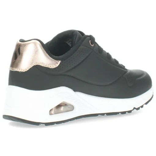 Zwarte sneakers