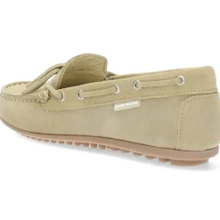 Beige mocassins