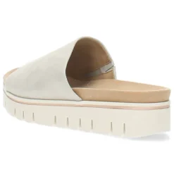 Beige slippers