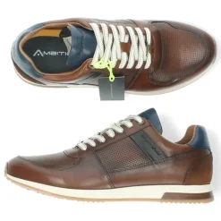 Cognac sneakers