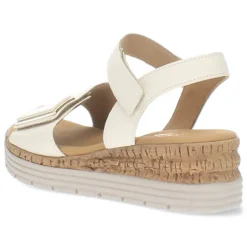 Crème kleurige sandalen