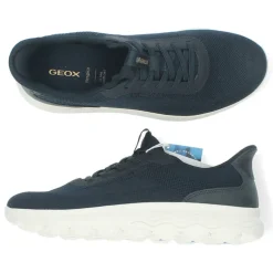 Donkerblauwe sneakers