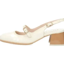 Ecru mocassins met hak