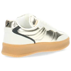 Gouden sneakers