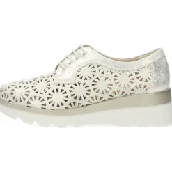 Gouden veterschoenen