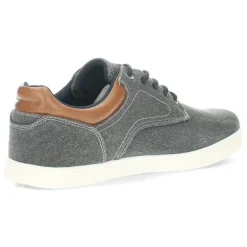 Jeans zwarte sneakers