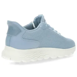 Lichtblauwe sneakers