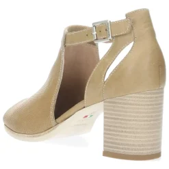 Lichtbruine sandalen