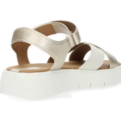 Metallic beige sandalen