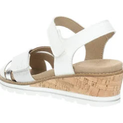 Witte sandalen