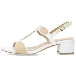Witte sandalen