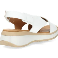 Witte sandalen