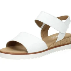 Witte sandalen