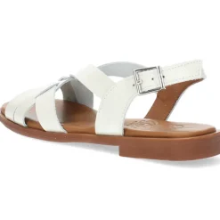 Witte sandalen