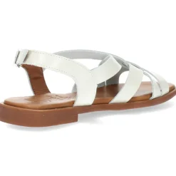 Witte sandalen