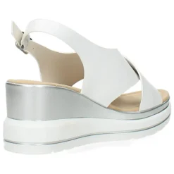 Witte sandalen