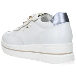 Witte sneakers