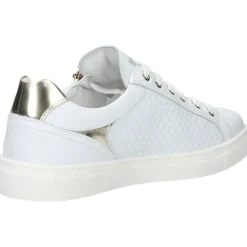 Witte sneakers