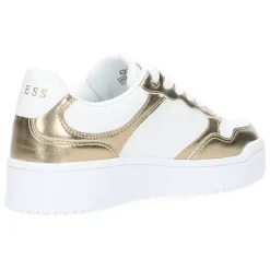 Witte sneakers