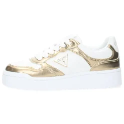 Witte sneakers