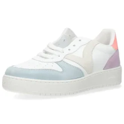 Witte sneakers