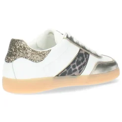 Witte sneakers