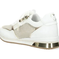 Witte sneakers
