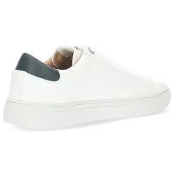 Witte sneakers