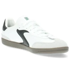 Witte sneakers