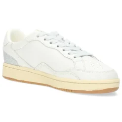 Witte sneakers