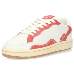 Witte sneakers