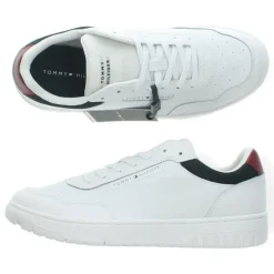 Witte sneakers