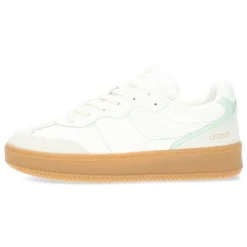 Witte sneakers