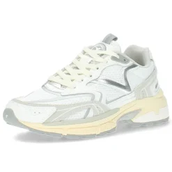 Witte sneakers