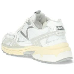 Witte sneakers
