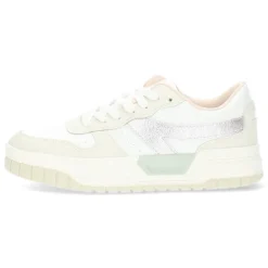 Witte sneakers