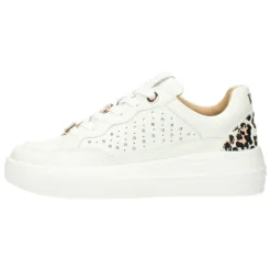 Witte sneakers