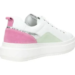 Witte sneakers
