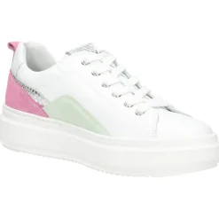 Witte sneakers