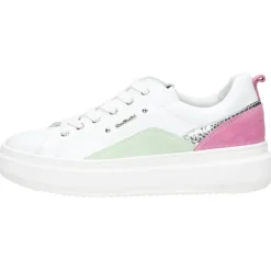 Witte sneakers