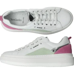 Witte sneakers