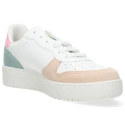 Witte sneakers