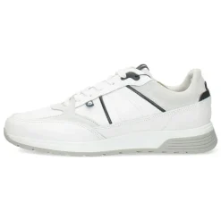 Witte sneakers