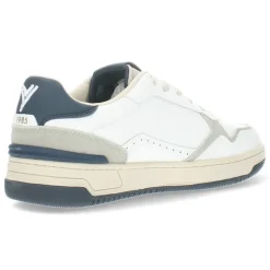 Witte sneakers