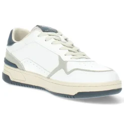 Witte sneakers