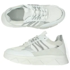 Witte sneakers