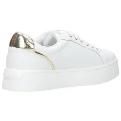 Witte sneakers