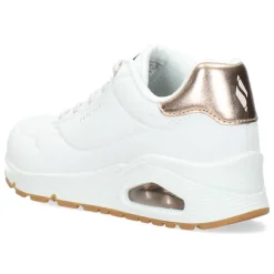 Witte sneakers